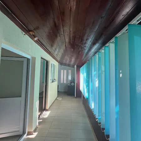 بيت للعطل Casuta De La Mare